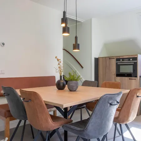 Сasa de vacaciones Restyled With Dishwasher, On A Park, 9 Km From Breda