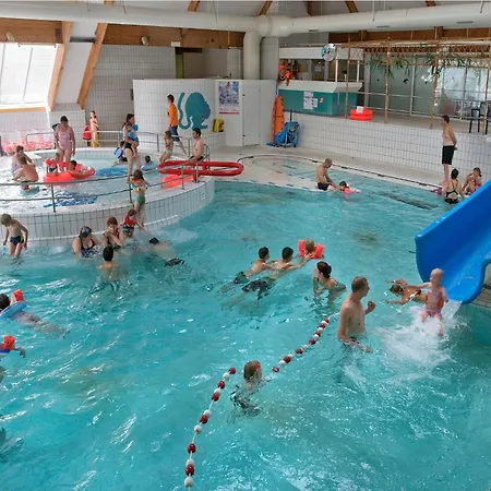 Сasa de vacaciones Restyled With Dishwasher, On A Park, 9 Km From Breda *
